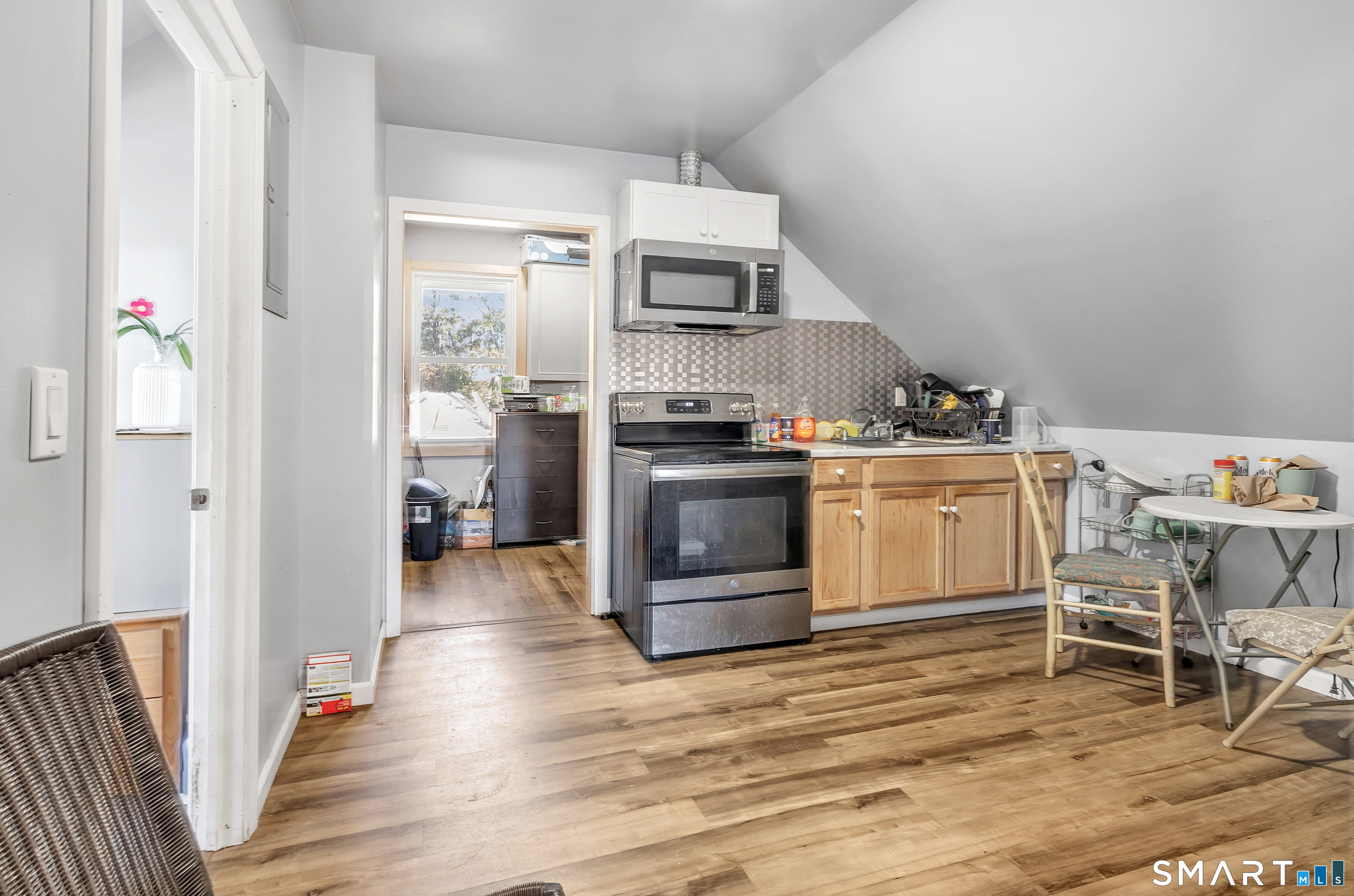 142 Gracey Avenue photo 32