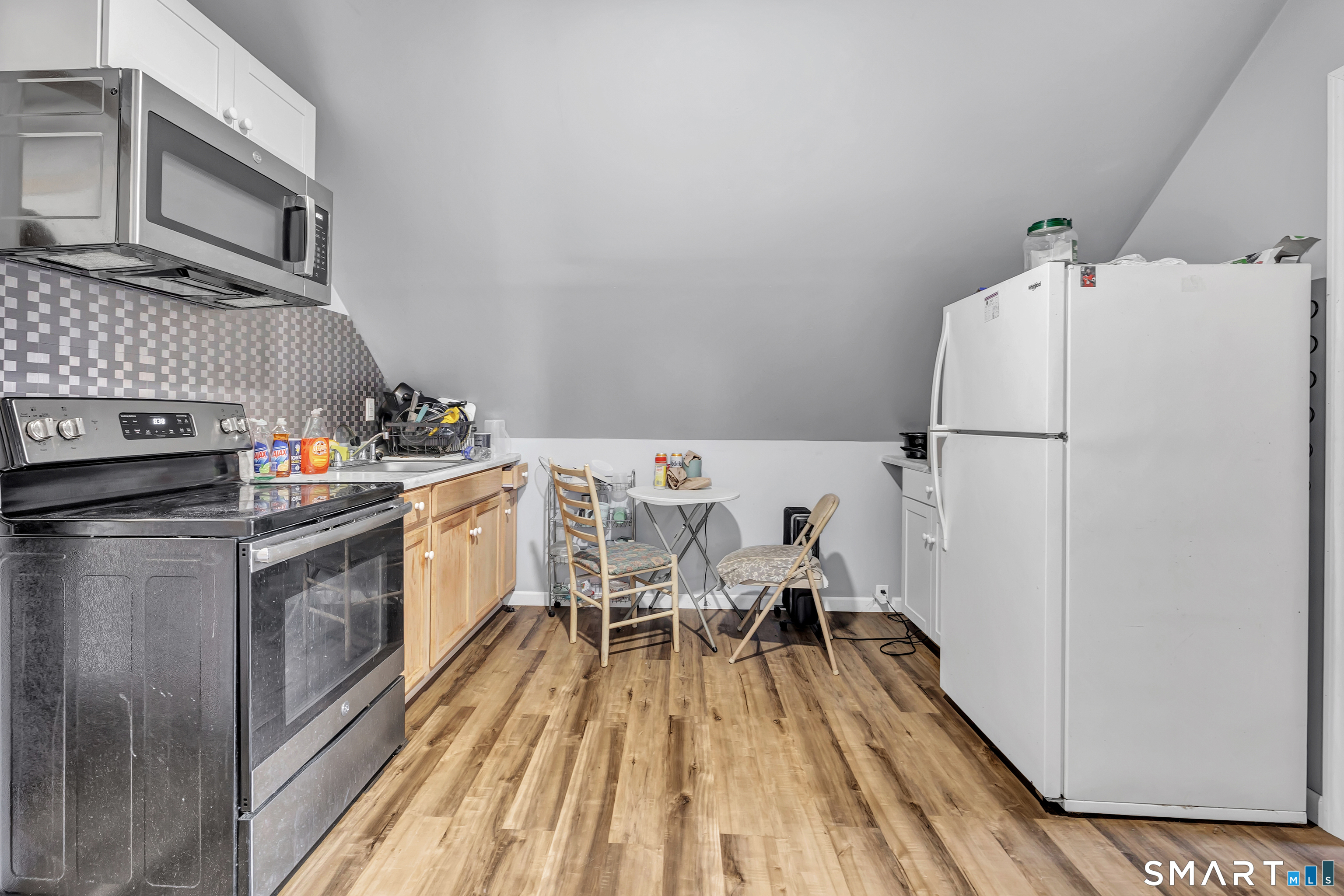 142 Gracey Avenue photo 33