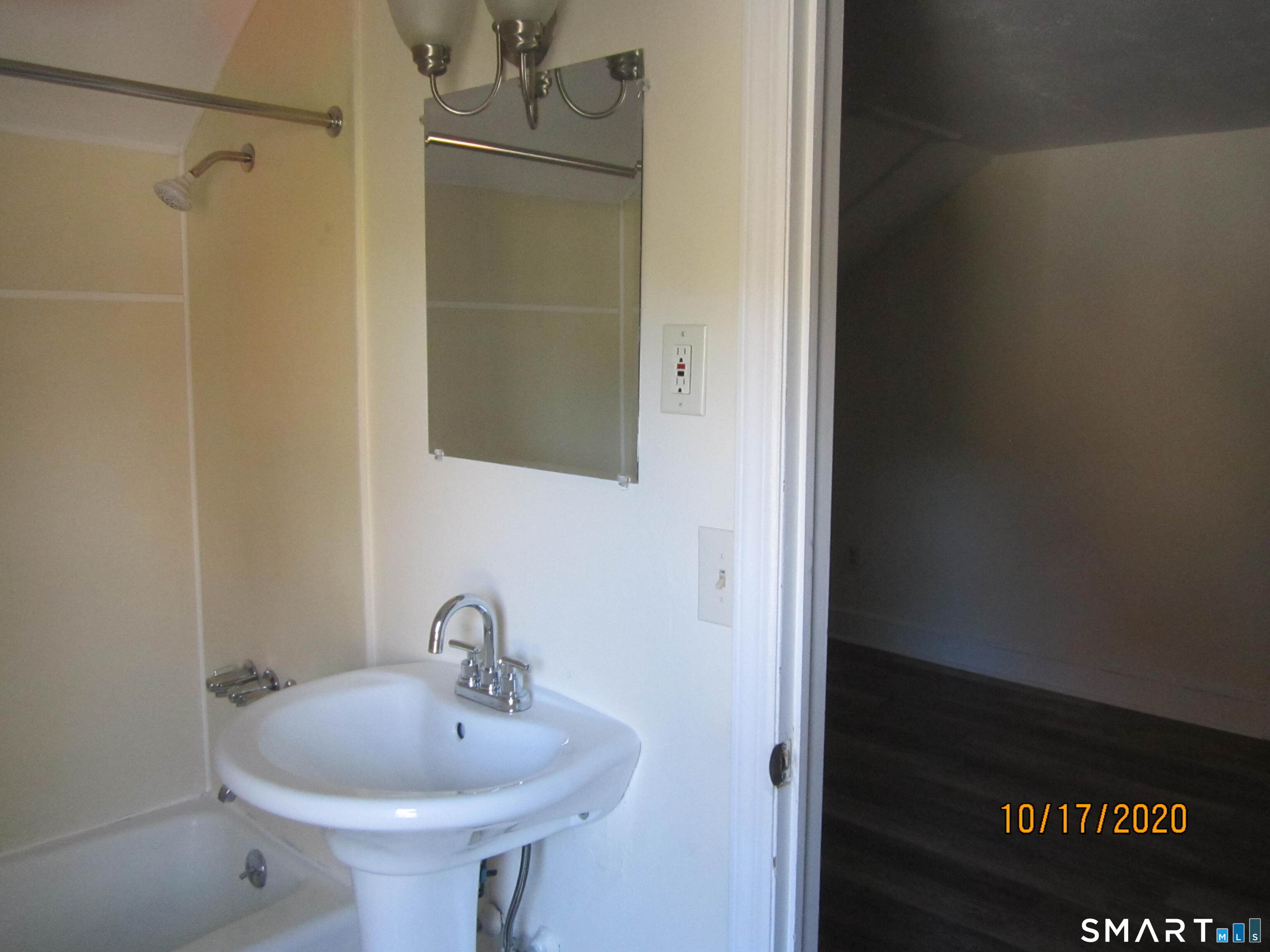 1085 Broad Street photo 8