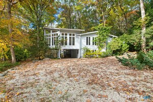 16 Big Oak Circle