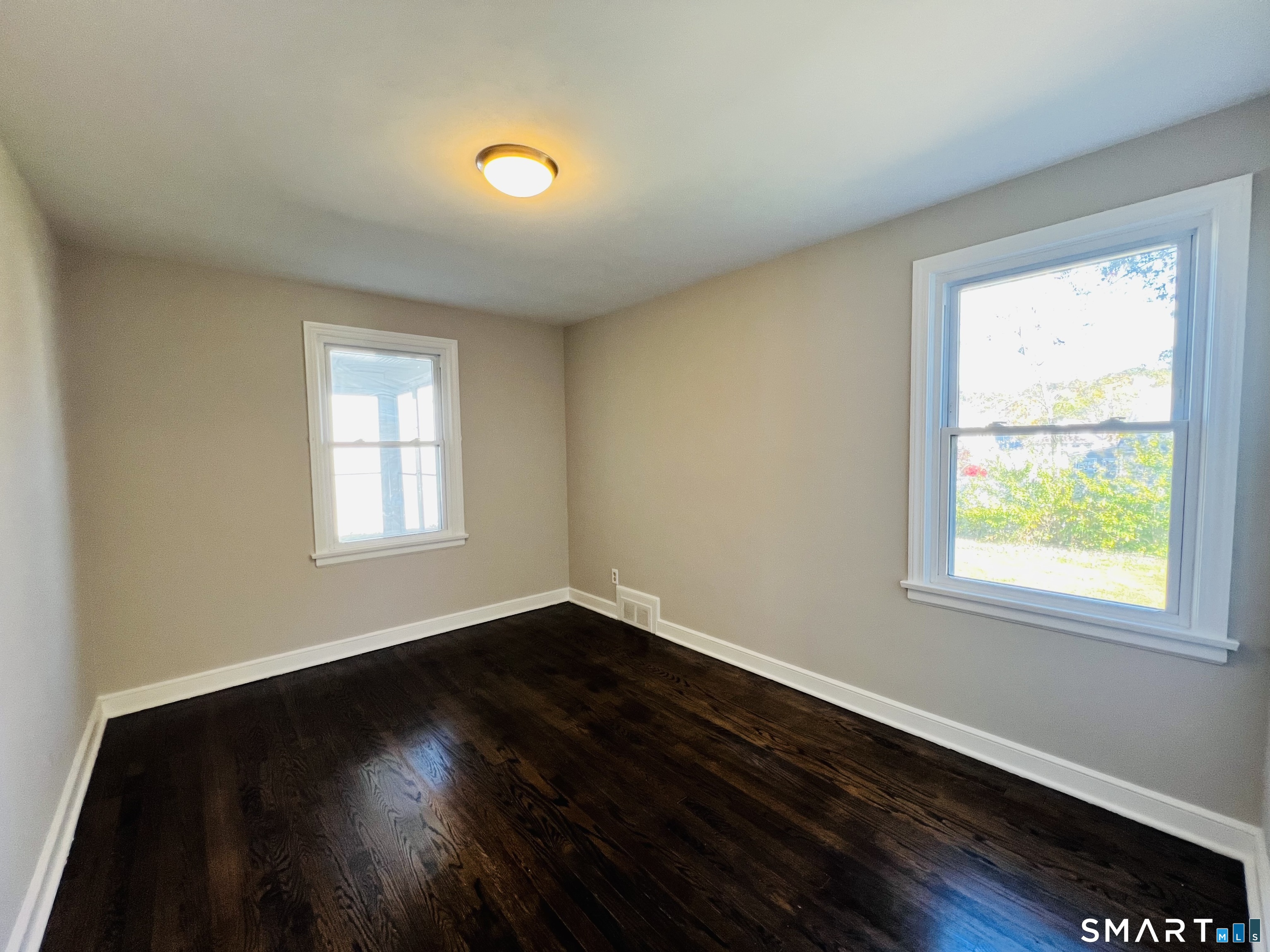106 South Front Street photo 12
