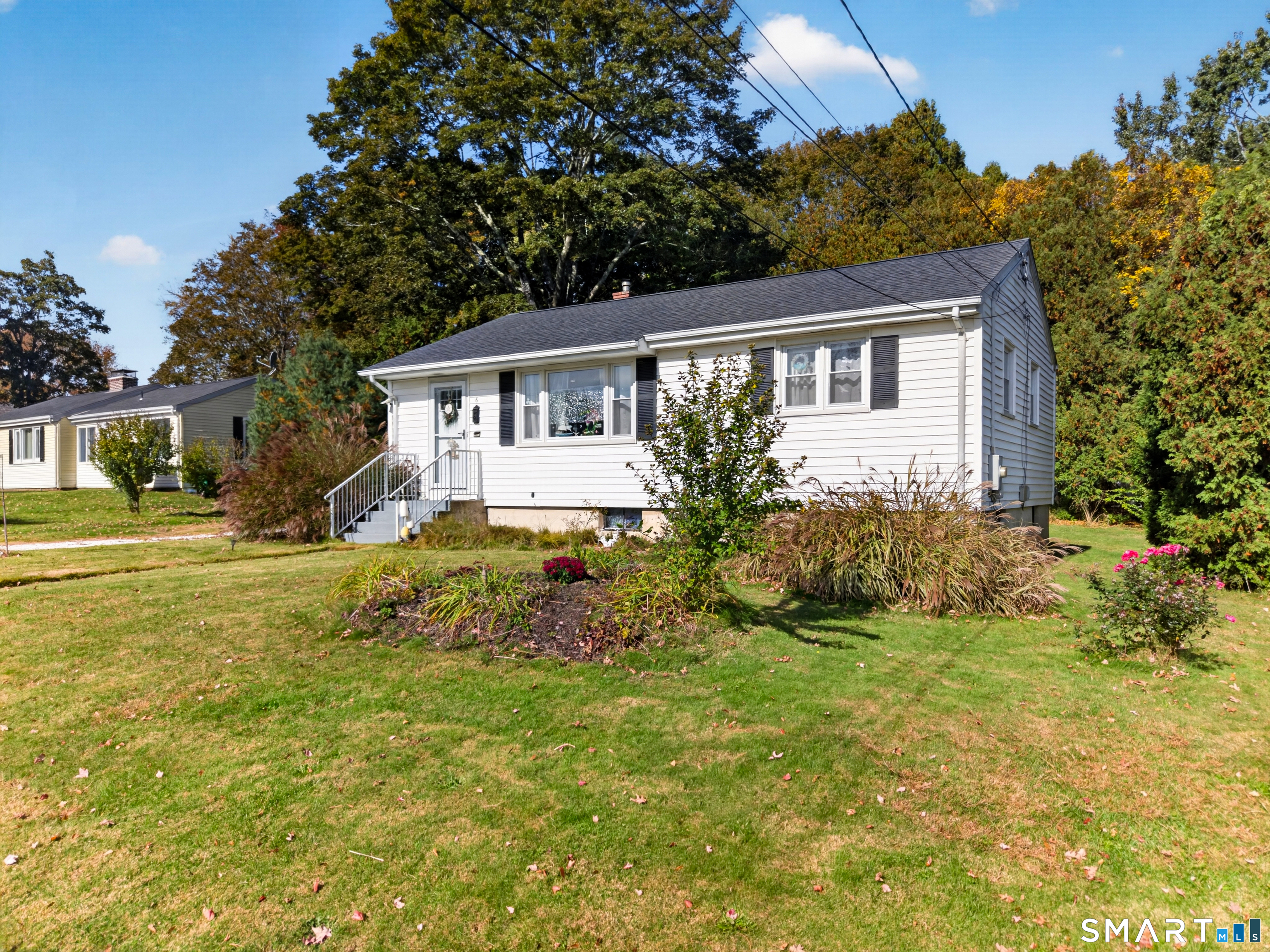 Photo 3 of Single family home for sale at 6 Hilltop Ter, Waterford, CT 06385 | MLS# 24215585 | Listing updated on 2026-10-30