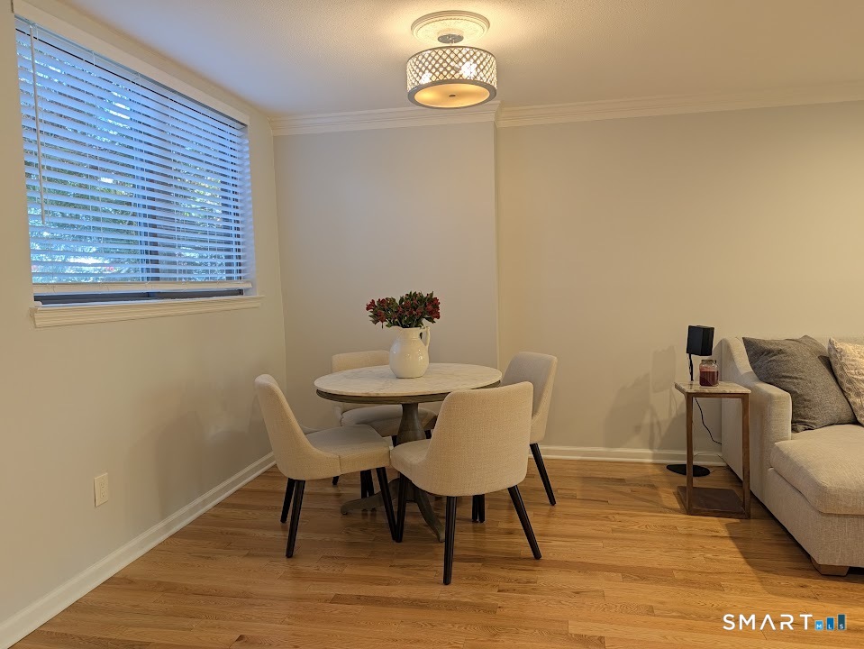 70 Rowayton Woods Drive, Norwalk, Connecticut photo 4