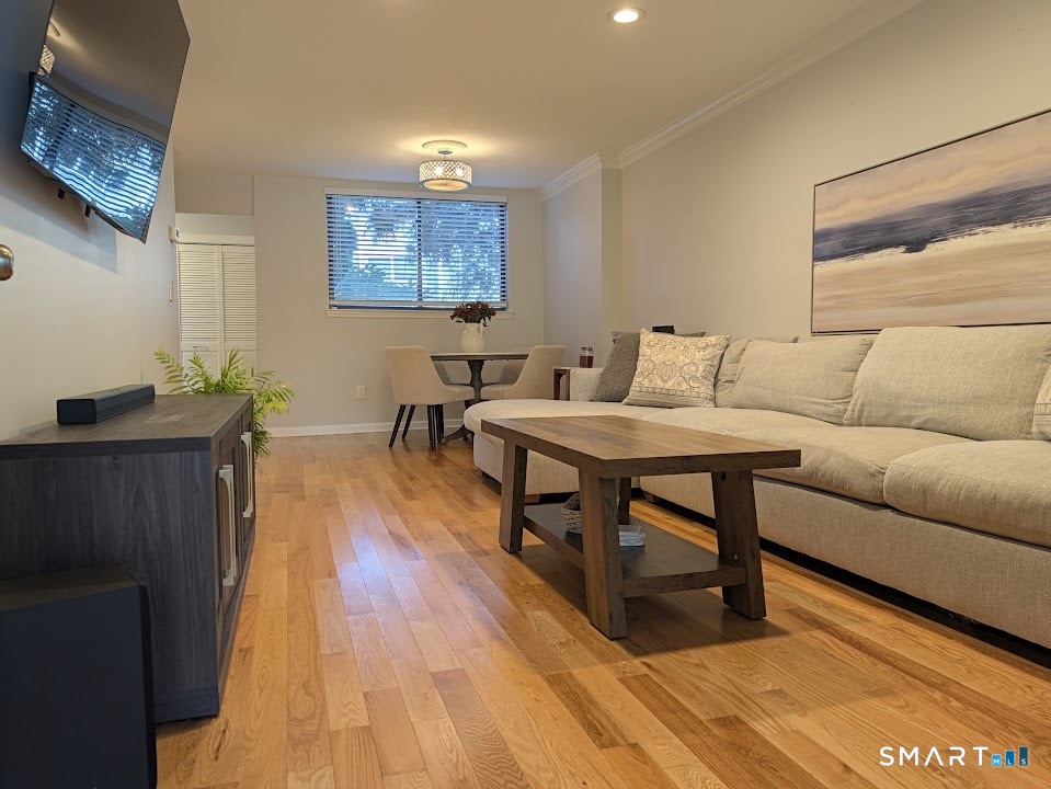 70 Rowayton Woods Drive, Norwalk, Connecticut photo 5