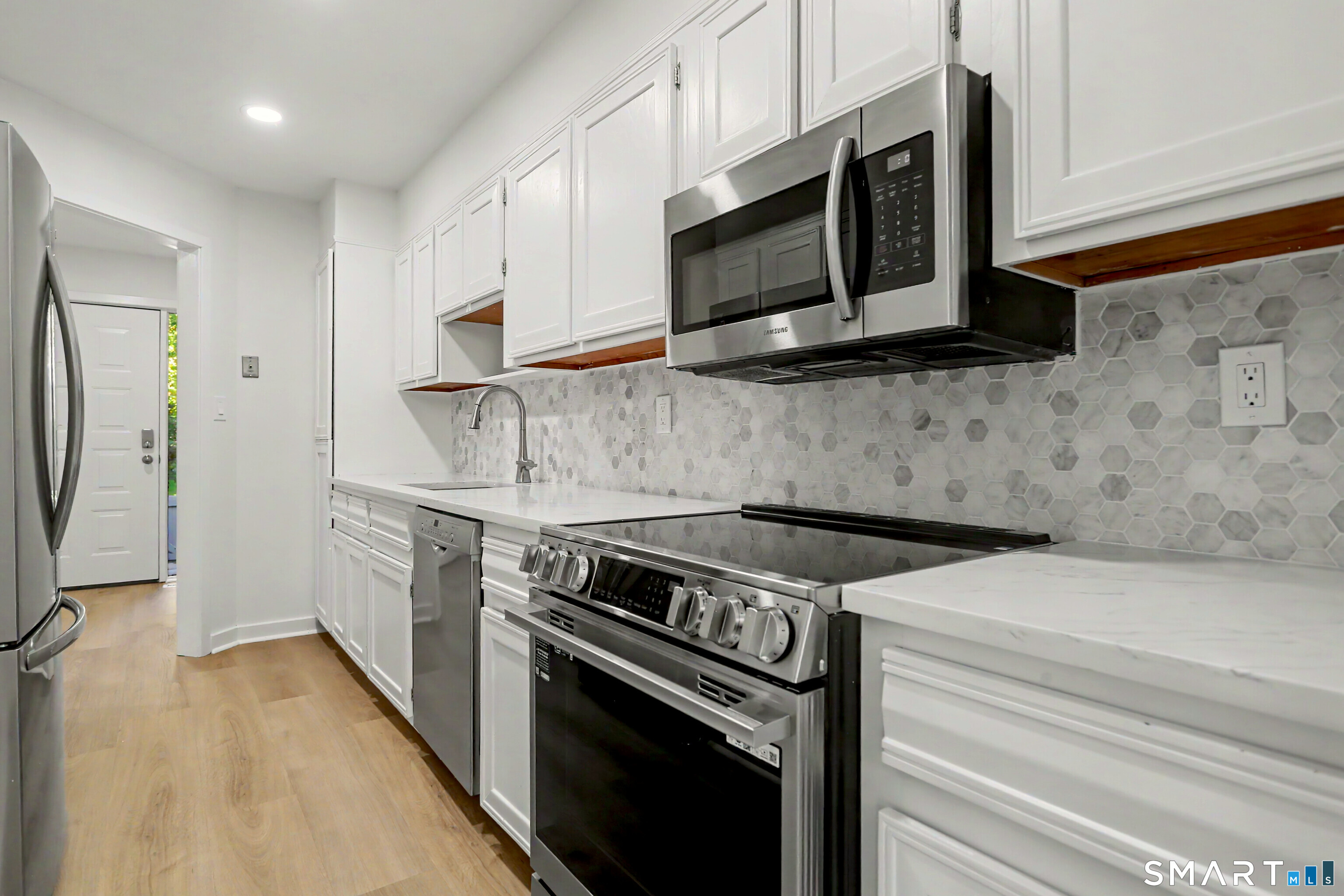 39 Whitney Glen — photo 12