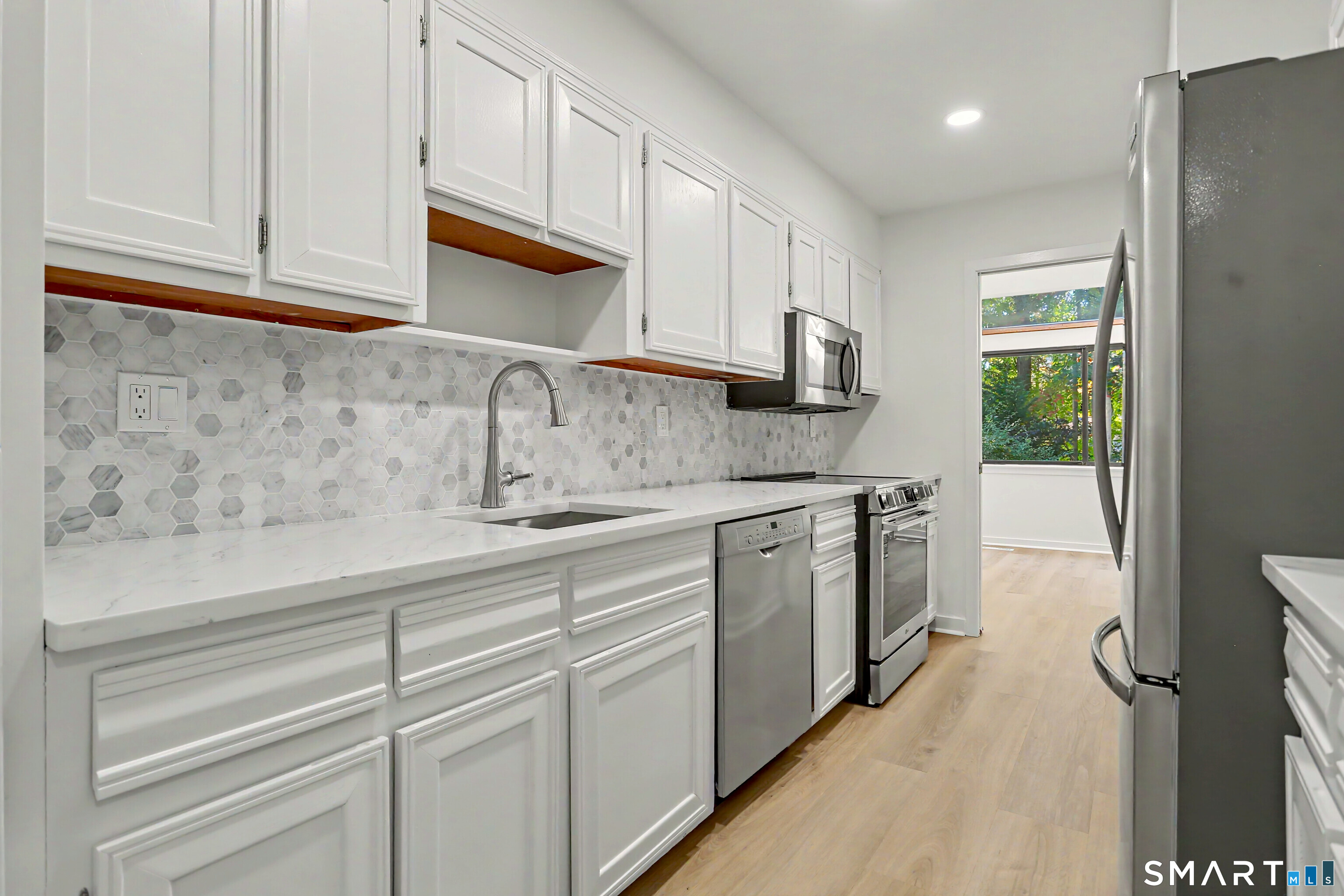 39 Whitney Glen — photo 13