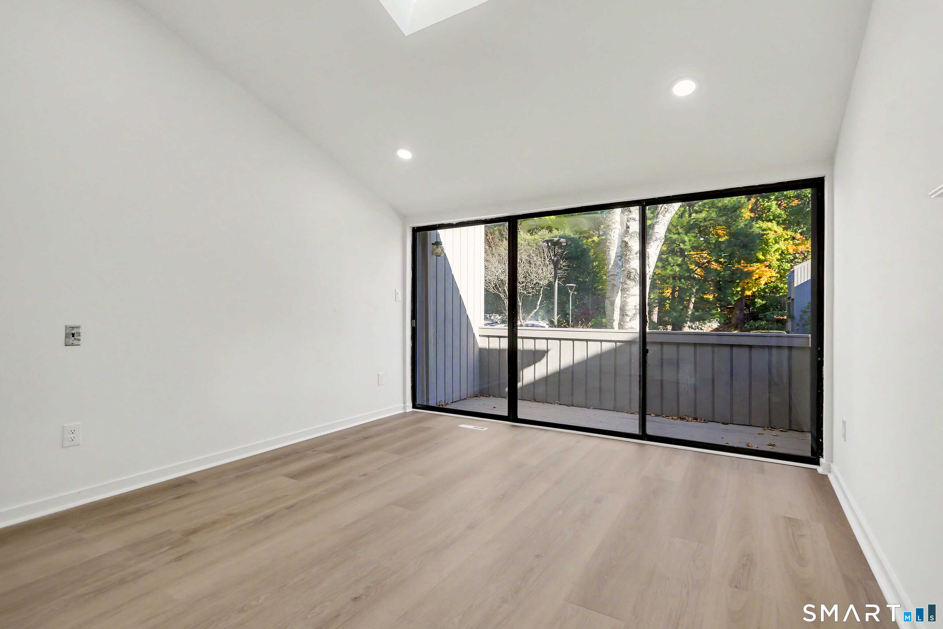 39 Whitney Glen — photo 15