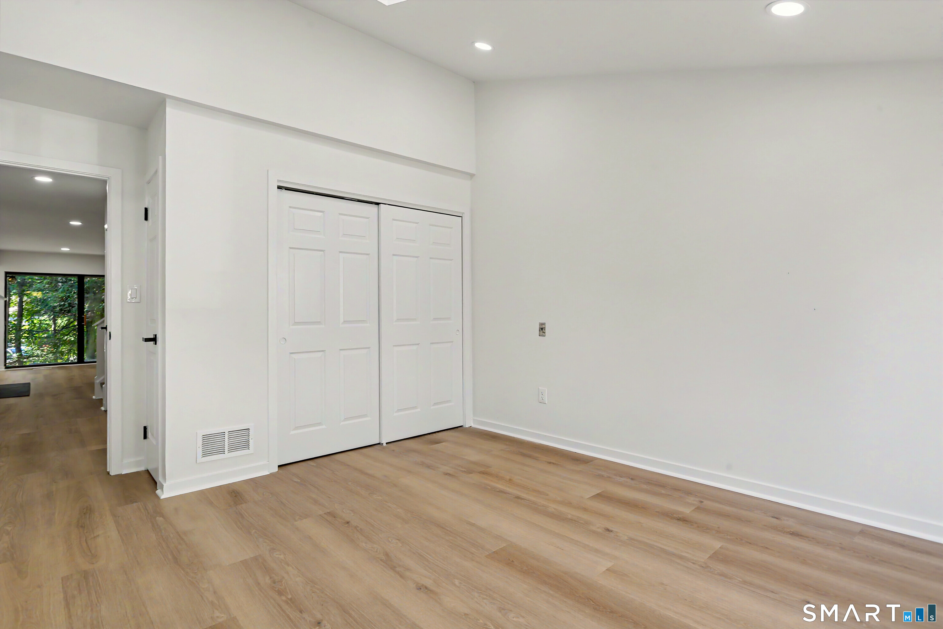 39 Whitney Glen — photo 16