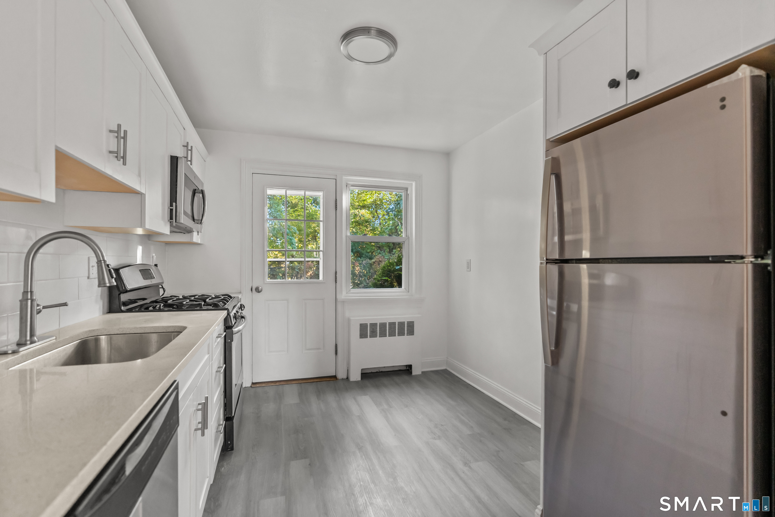130 Blachley Road, Stamford, Connecticut photo 2