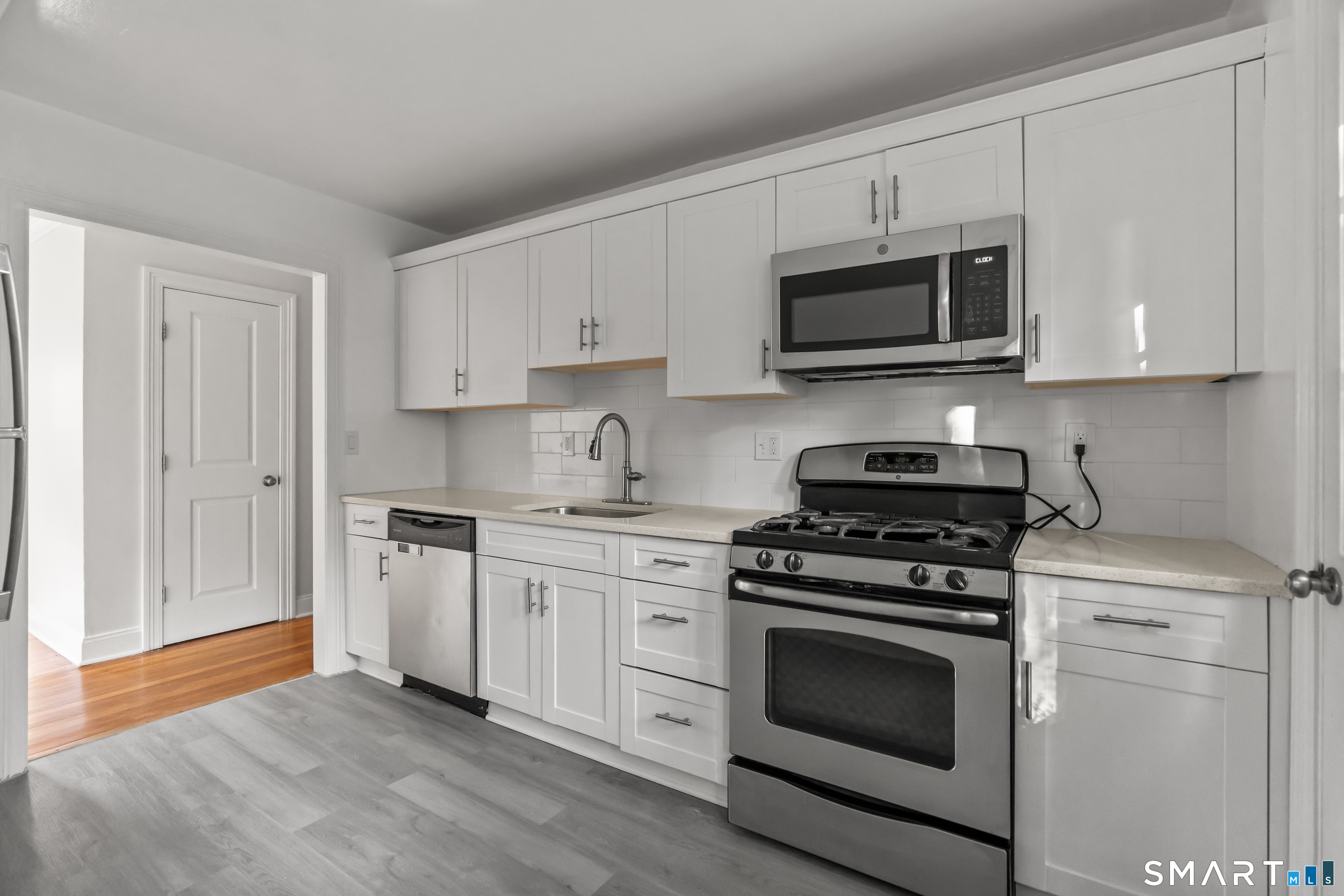 130 Blachley Road, Stamford, Connecticut photo 3