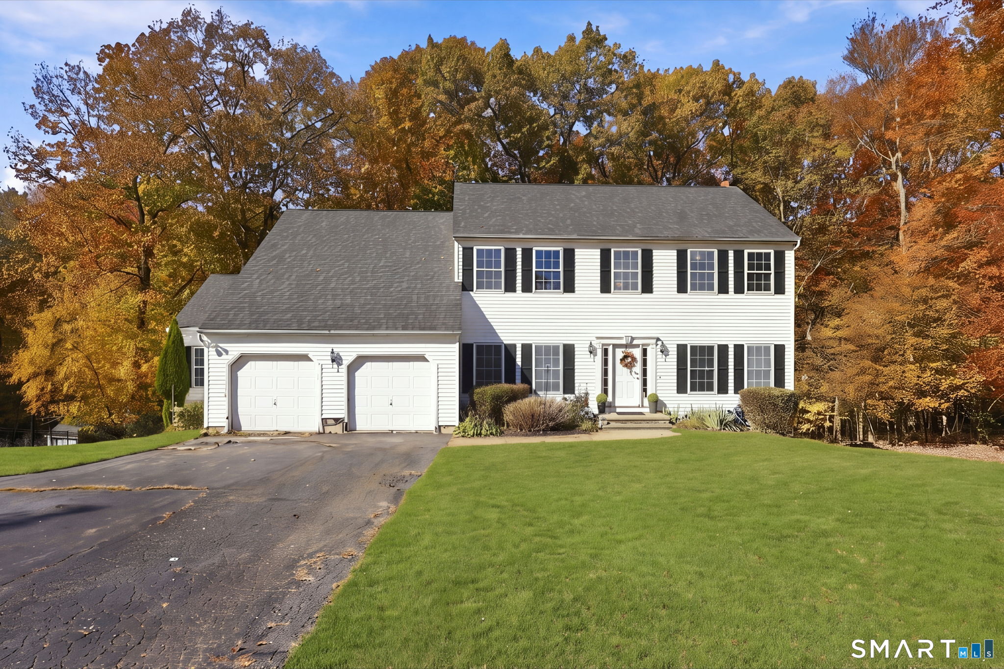 Photo 1 of Single family home for sale at 47 Fairlawn Dr, Wallingford, CT 06492 | MLS# 24216397 | Listing updated on 2026-10-29