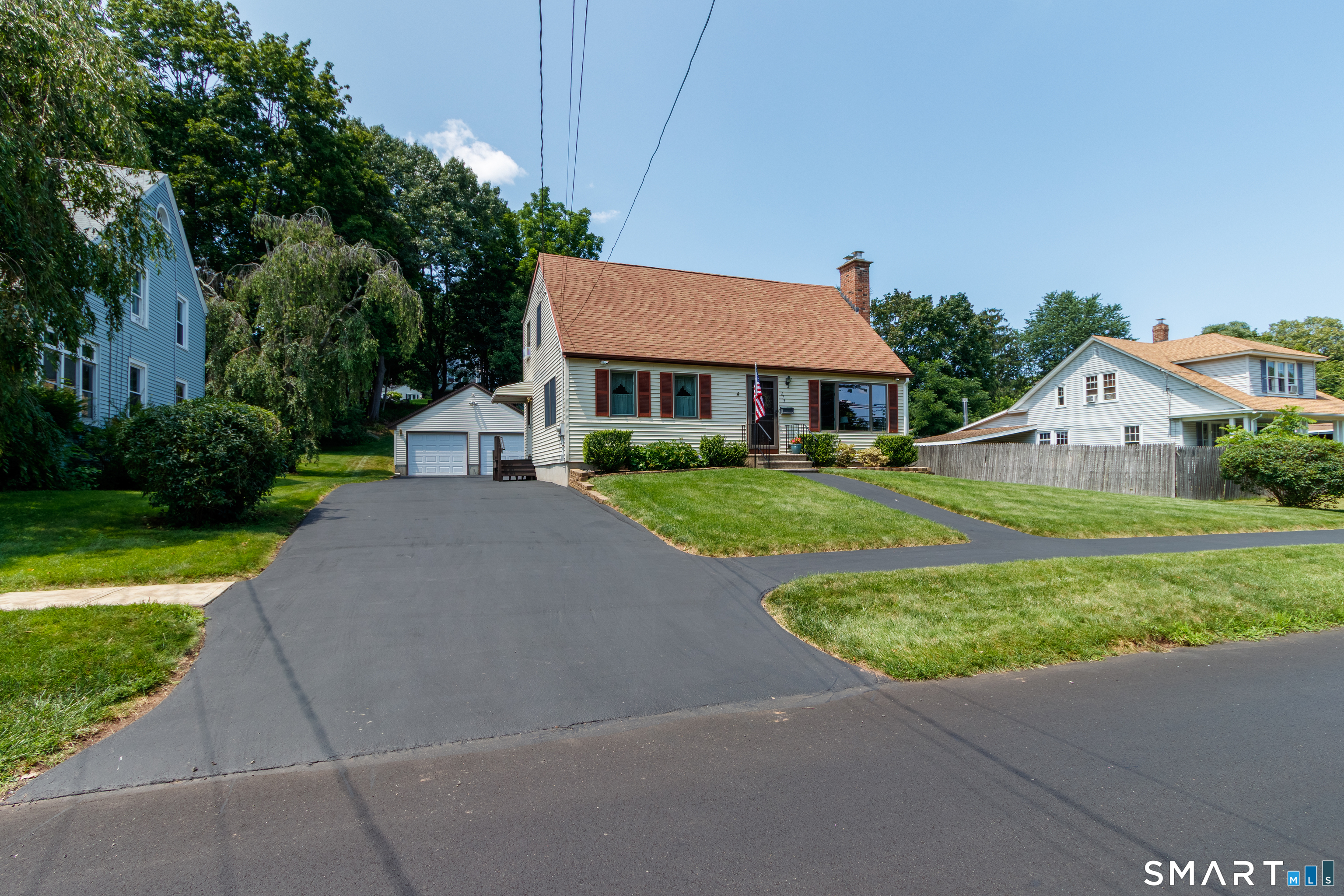 Photo 3 of Single family home for sale at 273 New Hanover Ave, Meriden, CT 06451 | MLS# 24217693 | Listing updated on 2026-10-29