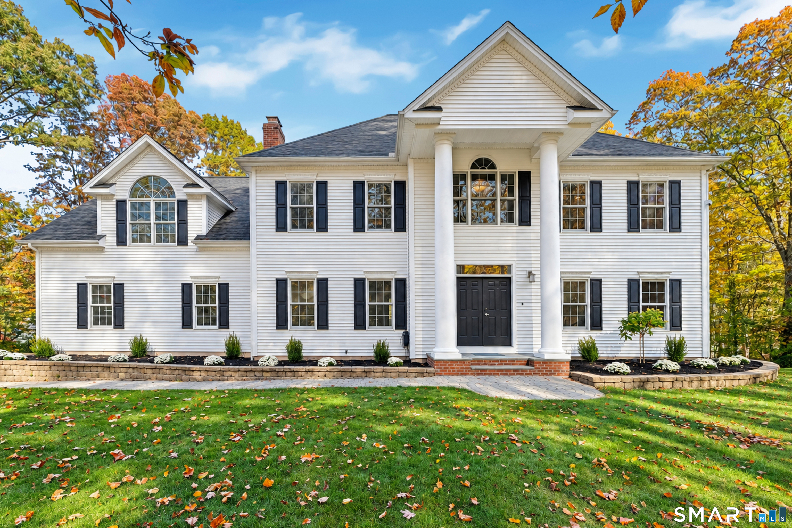 Photo 1 of Single family home for sale at 725 Nortontown Rd, Guilford, CT 06437 | MLS# 24217455 | Listing updated on 2026-10-31