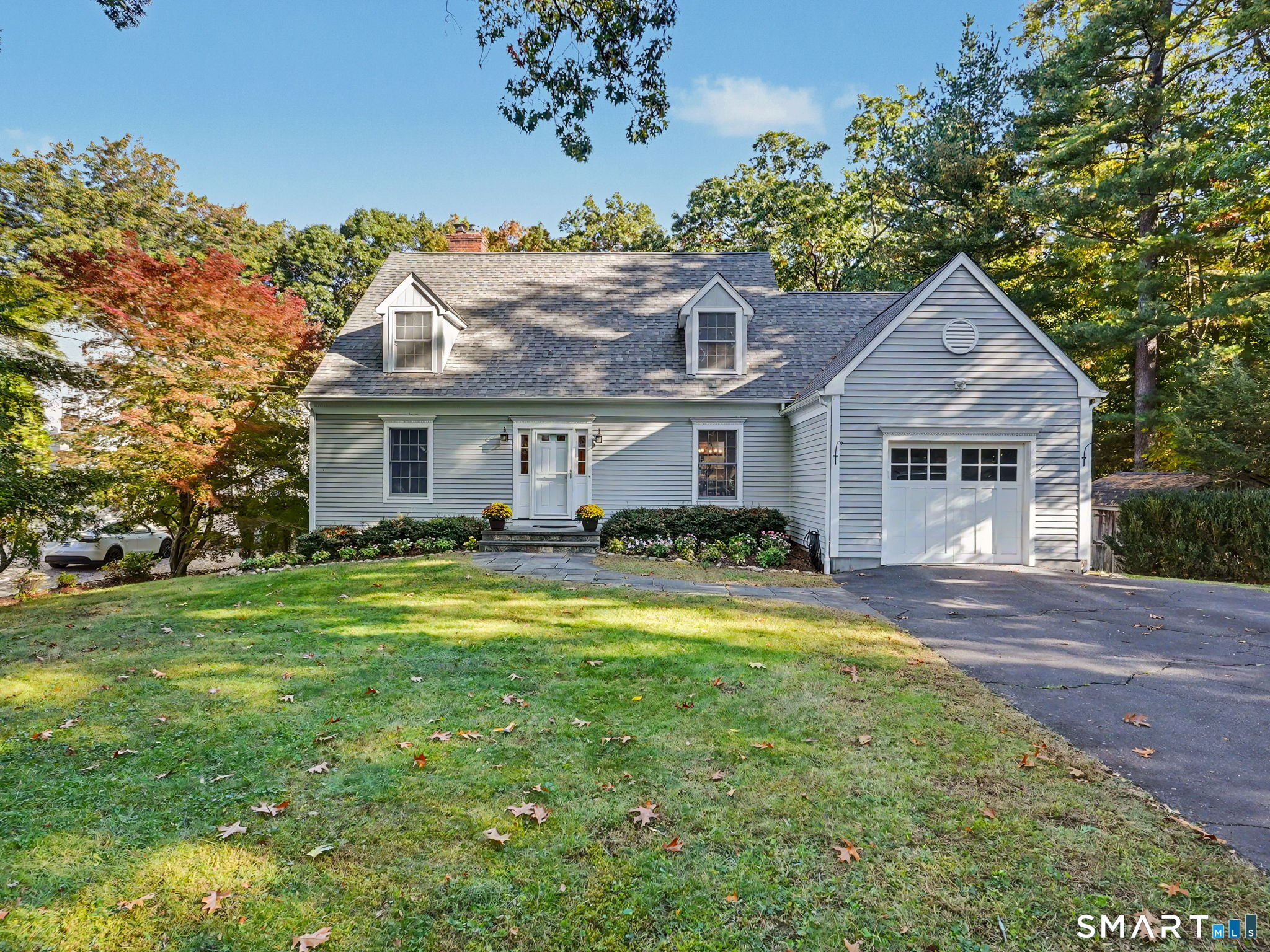 10 Edgewood Road, Darien, Connecticut photo 1