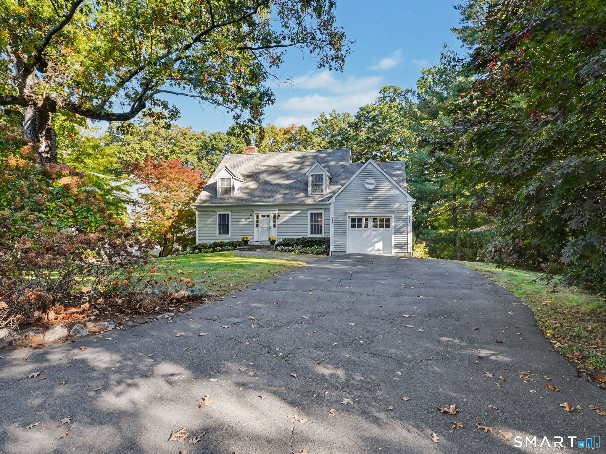 10 Edgewood Road, Darien, Connecticut photo 2