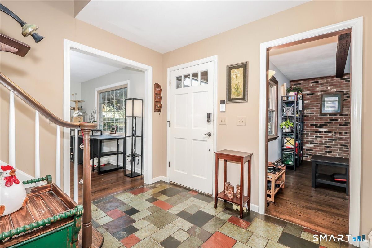 Photo 2 of Single family home for sale at 9 Gale Ct, Bethel, CT 06801 | MLS# 24215146 | Listing updated on 2026-10-29