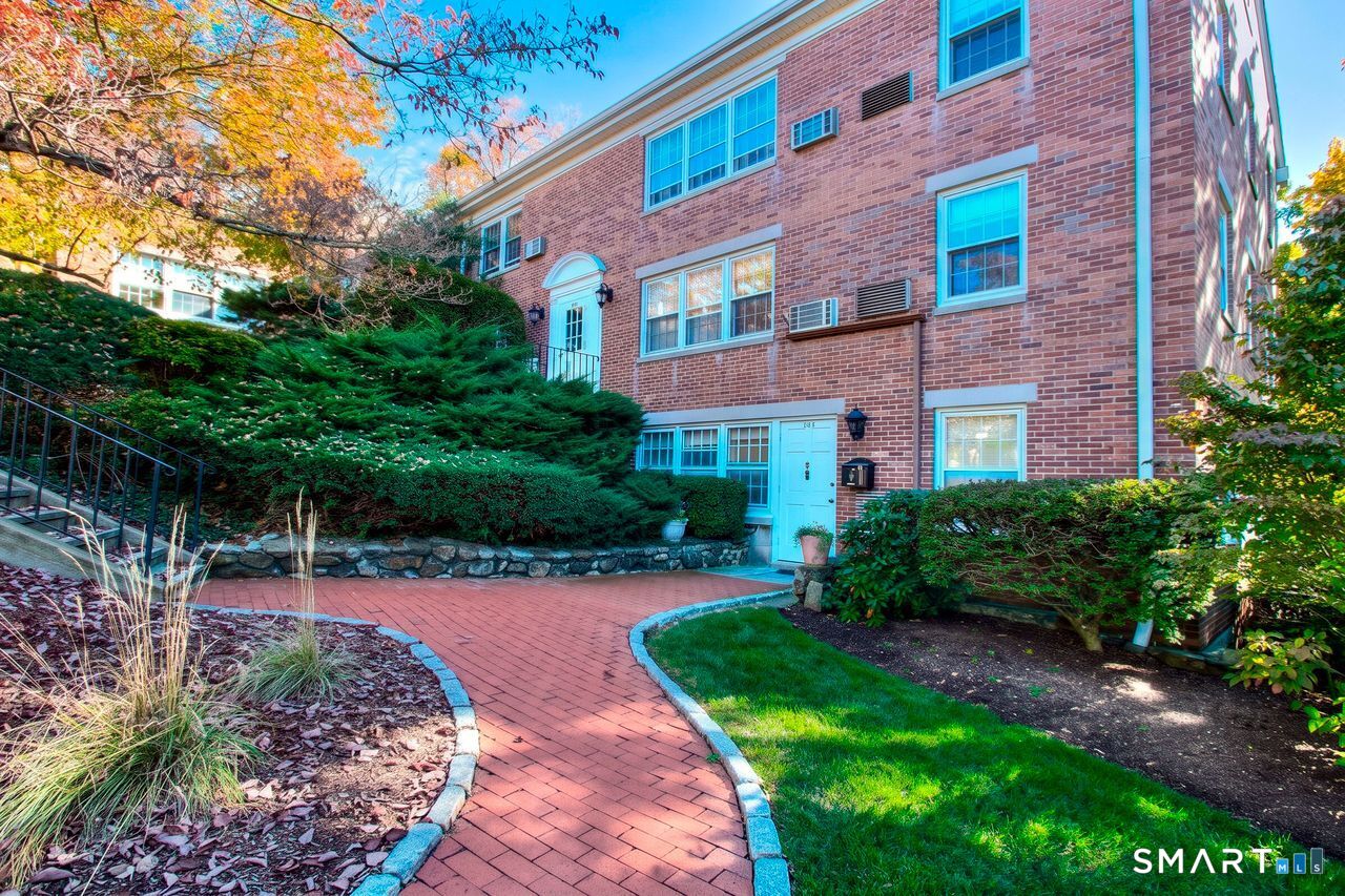 Condo for sale at 236 Park St #20, New Canaan, CT 06840 | MLS# 24217416