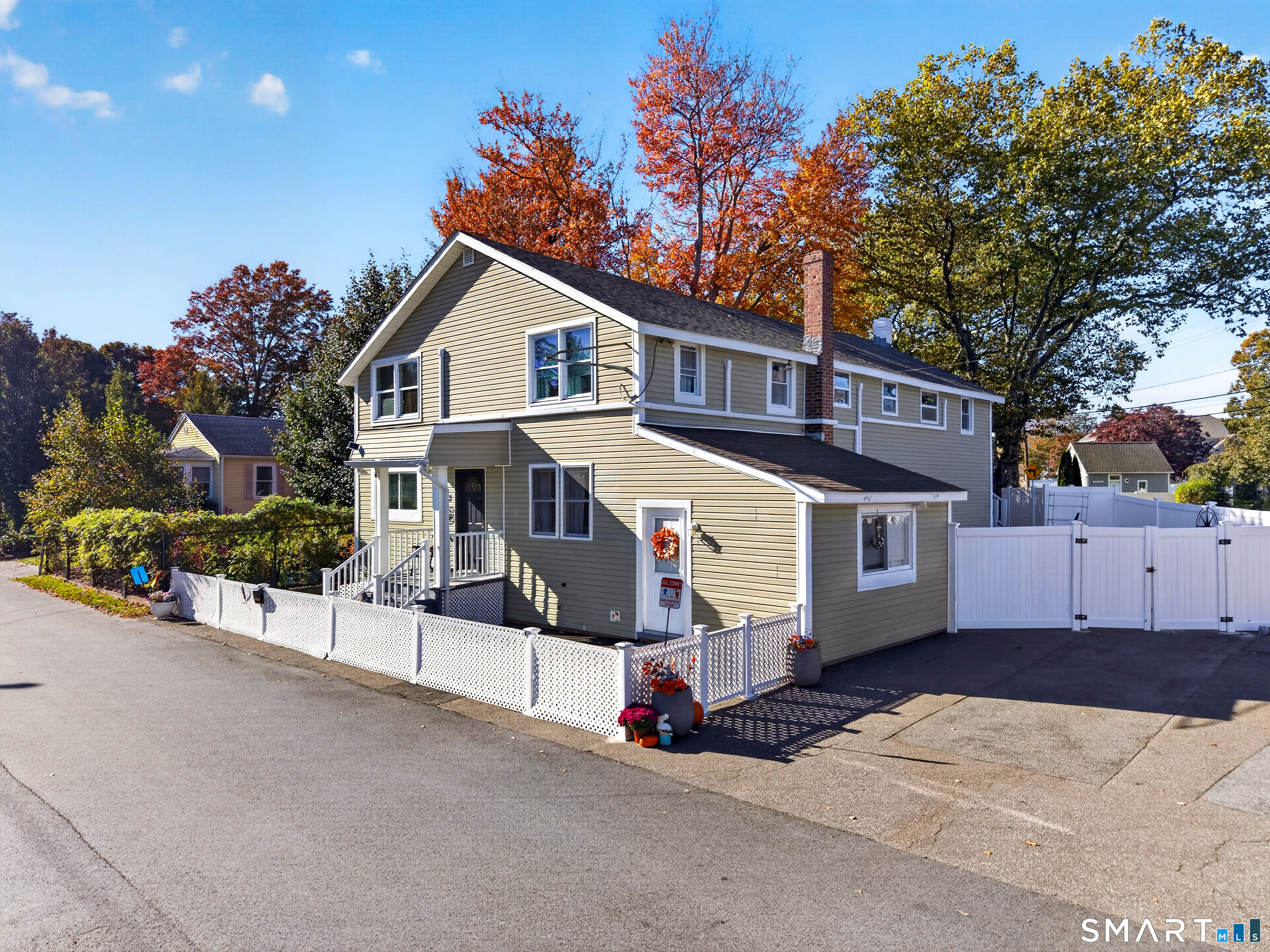 Photo 1 of Single family home for sale at 3 Town Beach Rd, Old Saybrook, CT 06475 | MLS# 24217096 | Listing updated on 2026-10-29