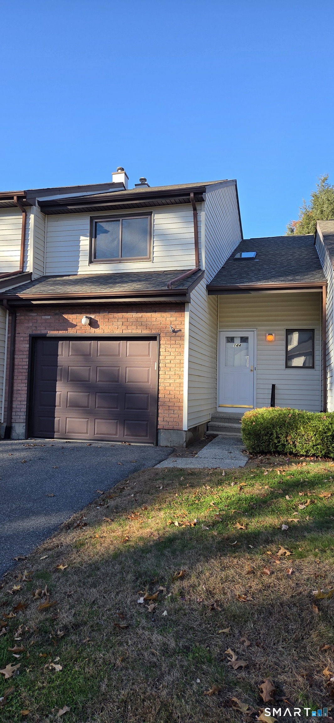 Townhouse for sale at 14 Oak Forest Dr #4, Manchester, CT 06042 | MLS# 24217878