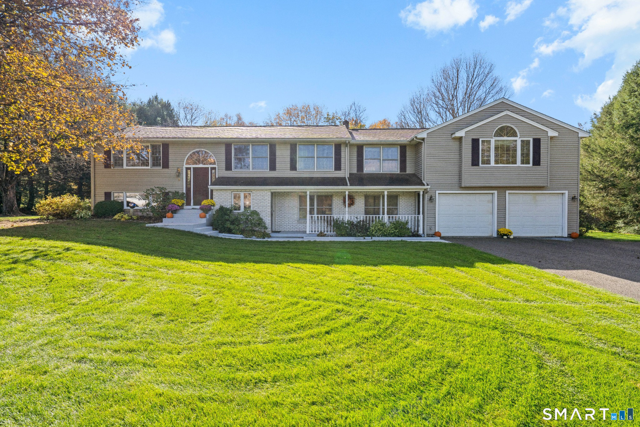 Photo 1 of Single family home for sale at 4 Strawberry Rd, Ellington, CT 06029 | MLS# 24217541 | Listing updated on 2026-10-29