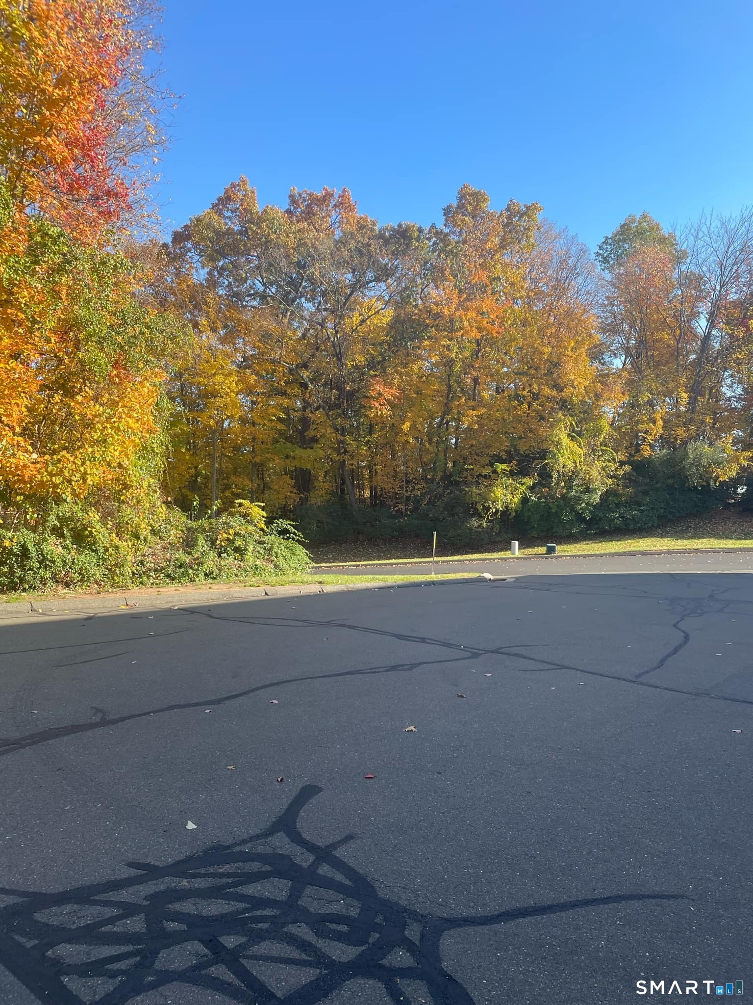Photo 2 of Townhouse for sale at 140 Thompson St #8F, East Haven, CT 06513 | MLS# 24216394 | Listing updated on 2026-10-29