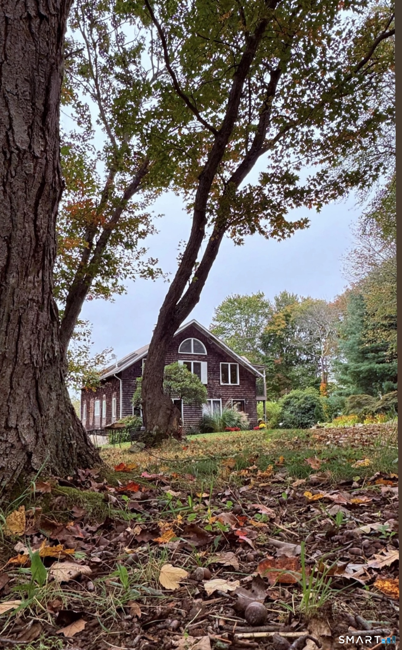 Single family home for sale at 186 Great Neck Rd, Waterford, CT 06385 | MLS# 24198482
