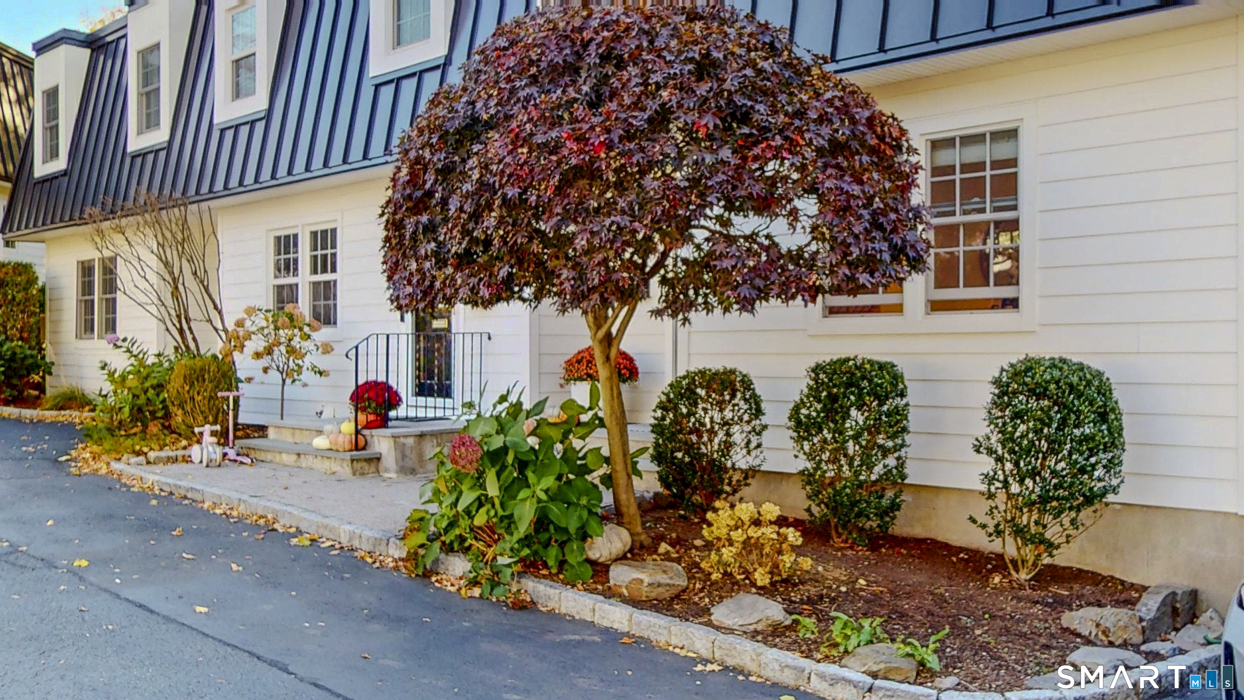 Photo 2 of Townhouse for sale at 176 Summer St #C, New Canaan, CT 06840 | MLS# 24217790 | Listing updated on 2026-10-31