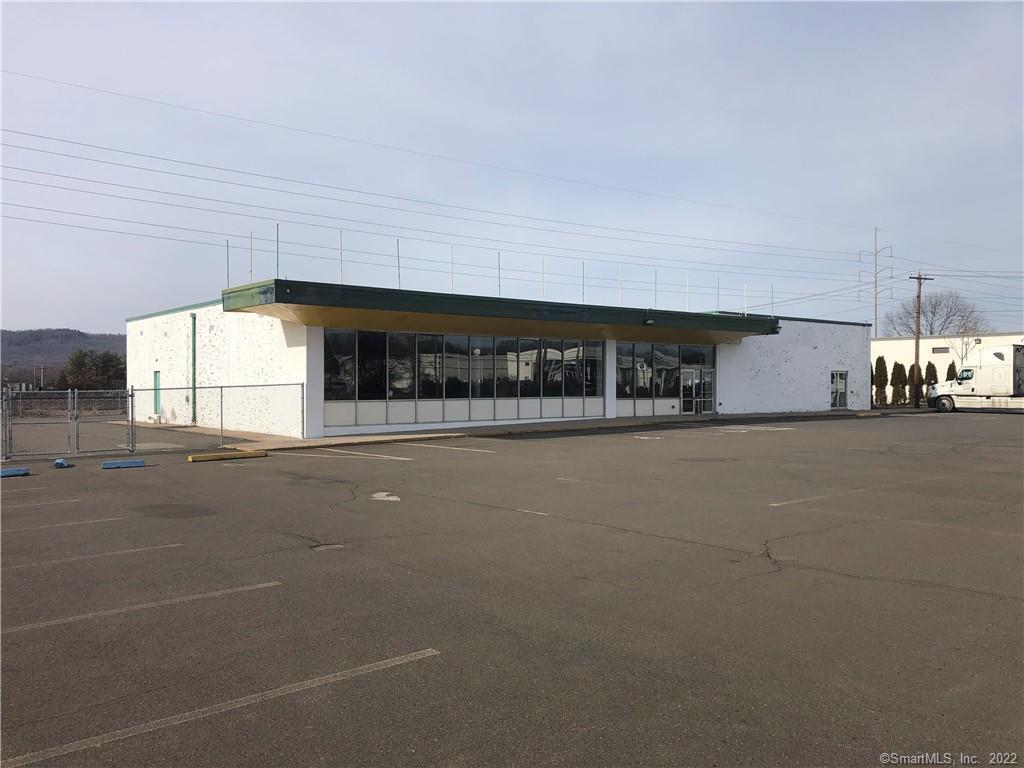 8, 500 SF retail building on Washington Avenue just north of Defco Park Road. Former produce market. 14, 400 daily traffic count per CT DOT. 76 Pparking spaces. Loading dock. Convenient location between I-91 exits 12 and 13. 2019 real estate taxes were $16, 164.34