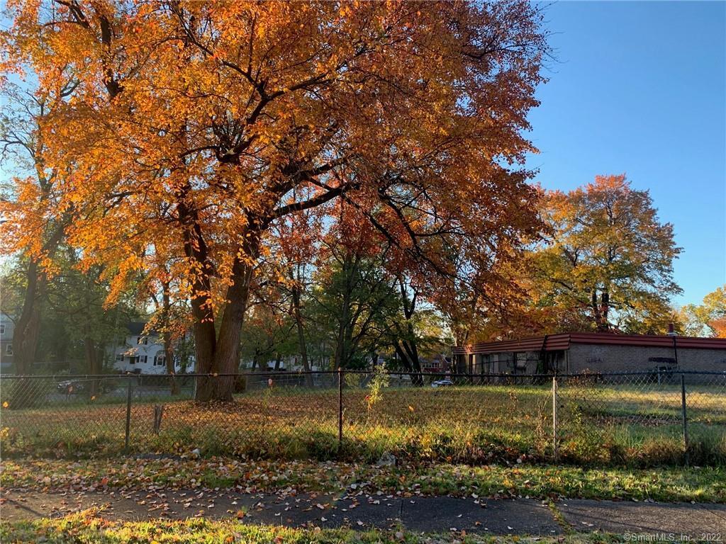 One story brick building..On corner lot.. Great location.. vacant for a few yrs.. Completely gutted... Previously used as a church and Daycare... Previously Seated approx. 500 people.