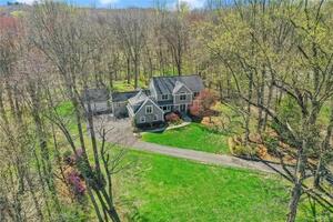 25 Sturges Ridge Road