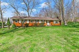 25 Gray Rock Road