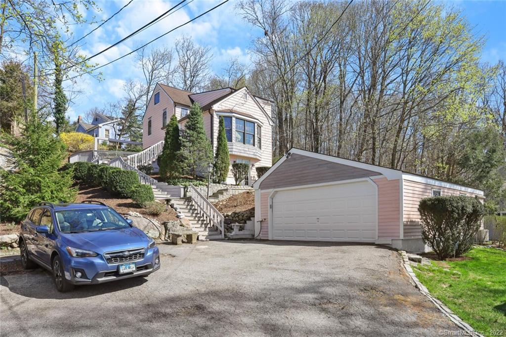 14 Spring Grove Street — exterior photo