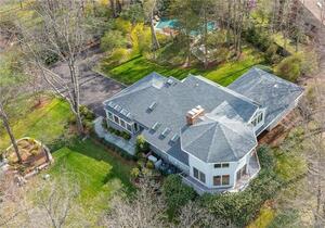 305 Laurel Road