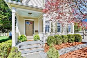 18 East Avenue