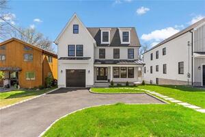 25 Knickerbocker Avenue