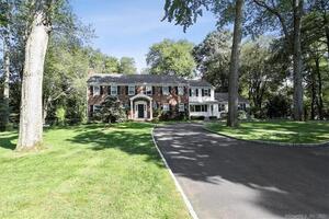 33 Woodridge Drive