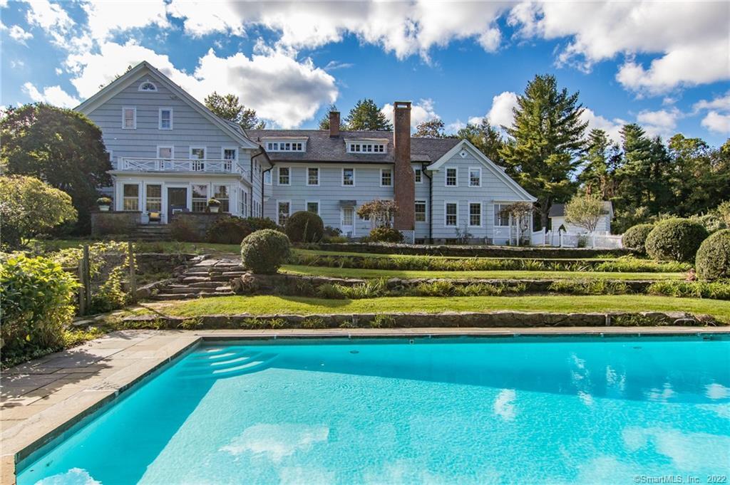 550 Ridgefield Road — exterior photo