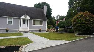 5 Nash Place
