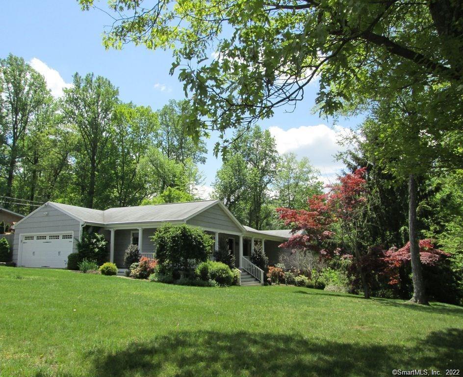 24 Lancaster Drive — photo 1