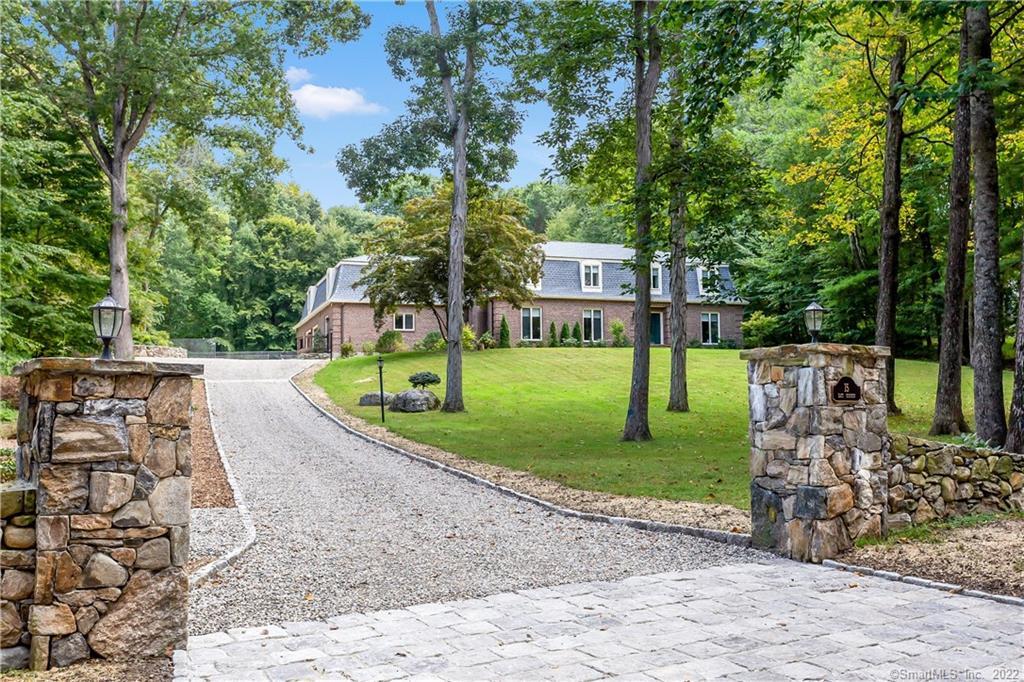 15 Common Road — exterior photo
