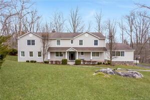 55 Rock Rimmon Drive