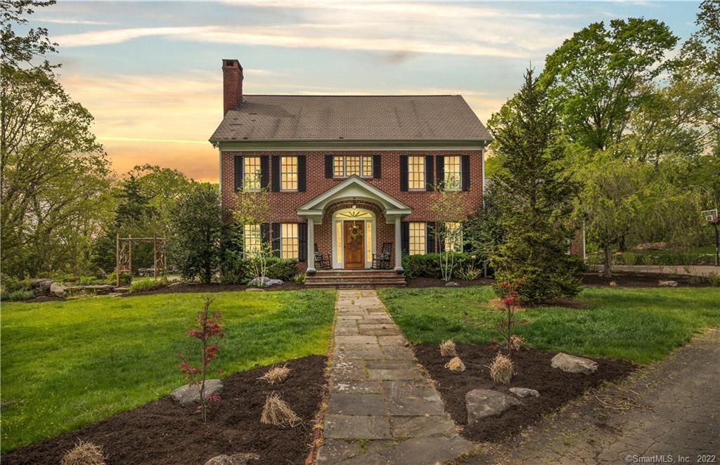 1 Ballymoss — exterior photo