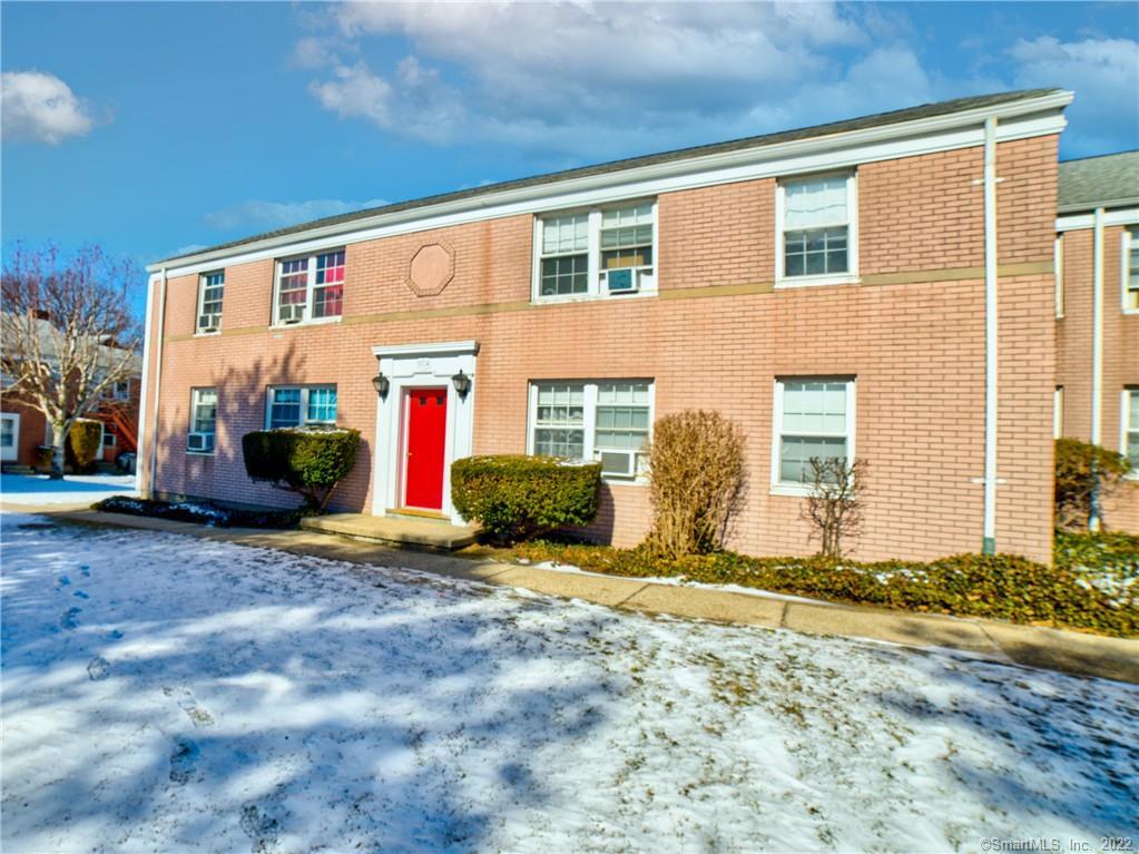 1084 Main Street, Unit 3 — exterior photo