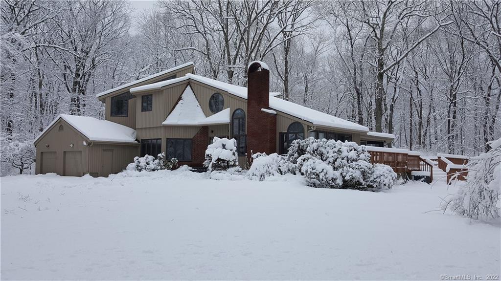 19 Thorp Drive — exterior photo