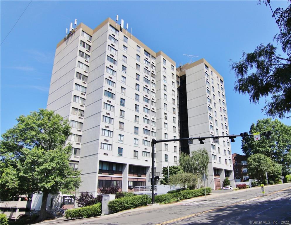 60 Strawberry Hill Avenue, Unit 406 — exterior photo
