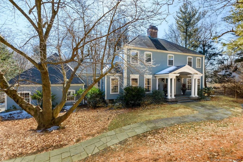 11 Surrey Glen — exterior photo