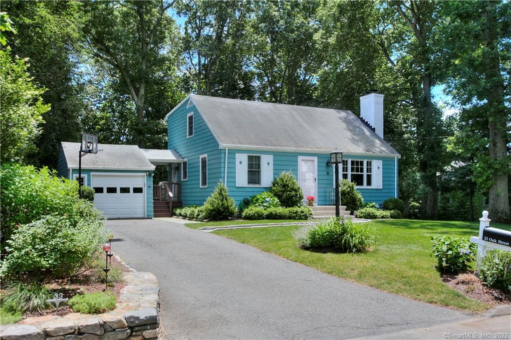 33 Oak Street — exterior photo