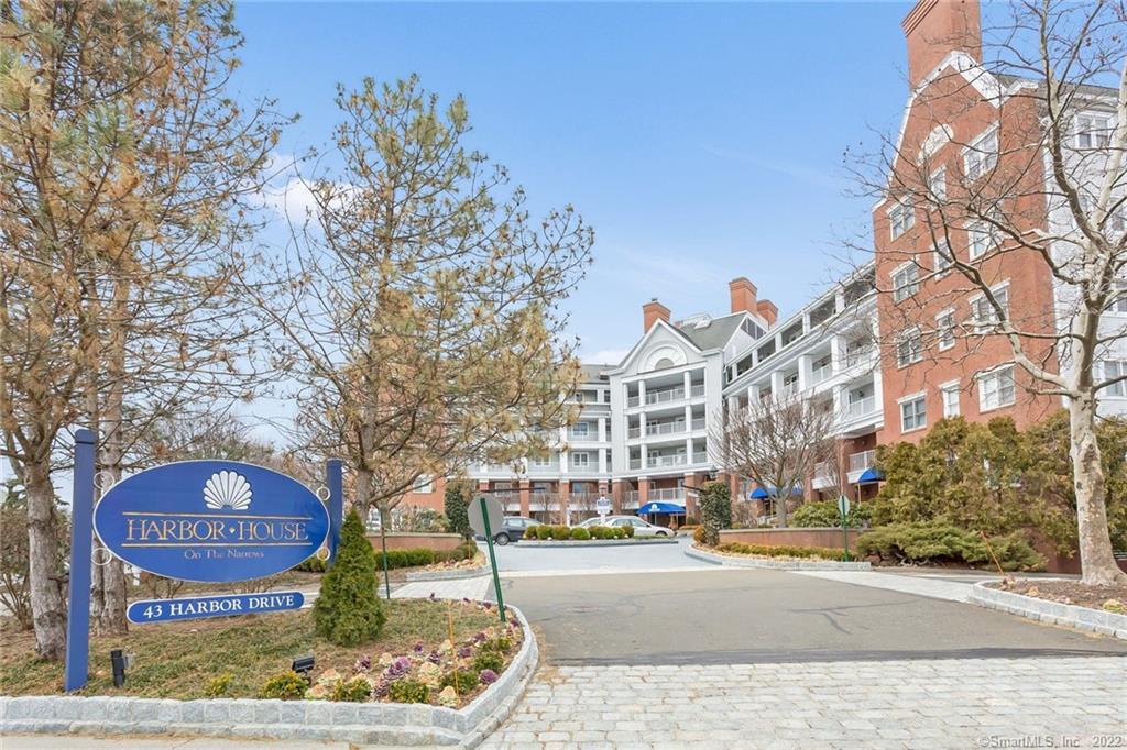 43 Harbor Drive, Unit 300 — exterior photo