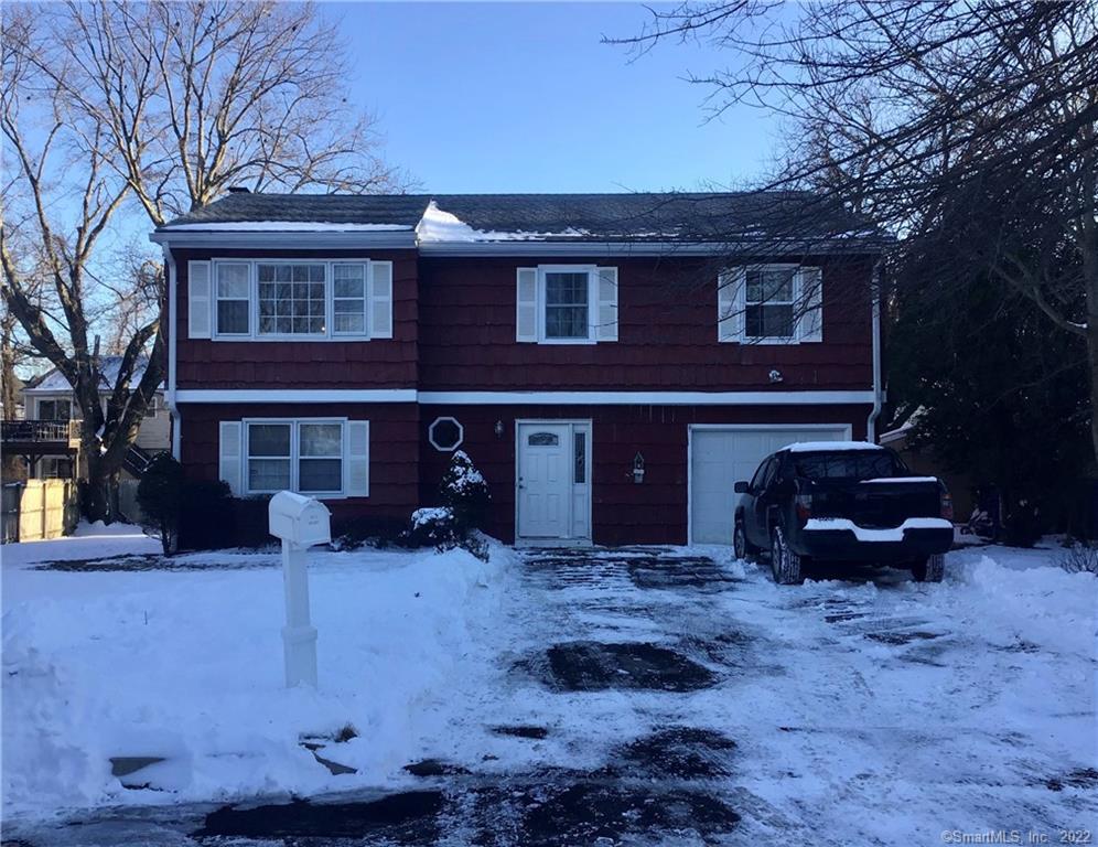 18 Kellee Drive — exterior photo