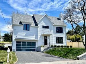 40 Richmondville Avenue